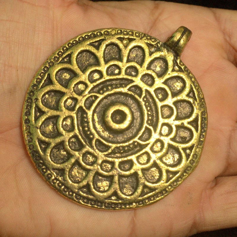 solid gold cartilage hoop Antique Golden Finish Metal Pendant 2.5 Inch