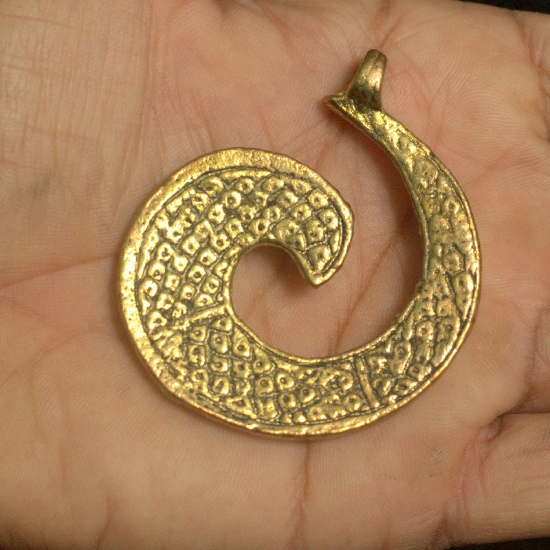 men’s black titanium ring Antique Golden Metal Pendant 2 Inch