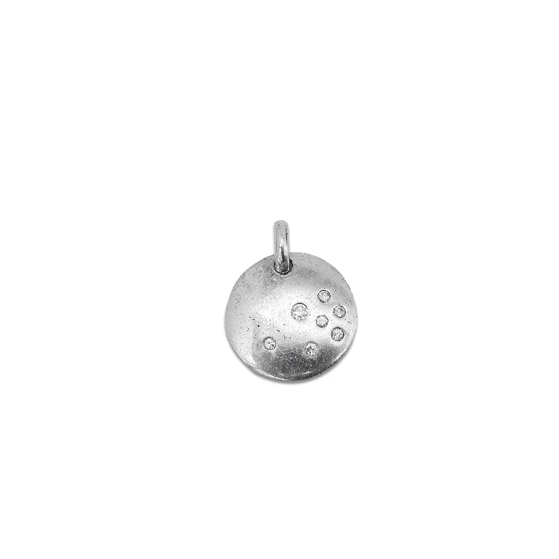 pearl and silver bracelet Round Design with Seven Zirconia Pendant