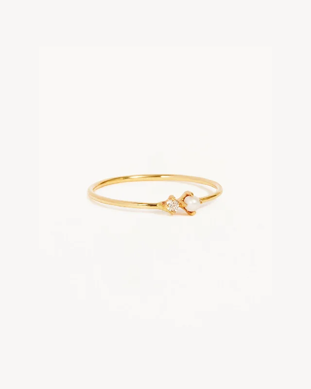 14k Solid Gold Light of the Moon Diamond Ring