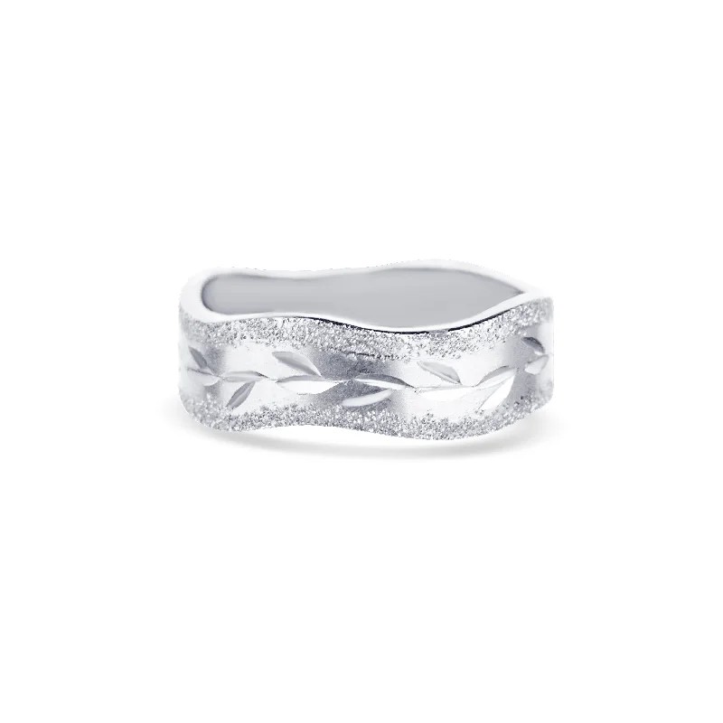 classic diamond solitaire necklace 14K White Gold Wave Band