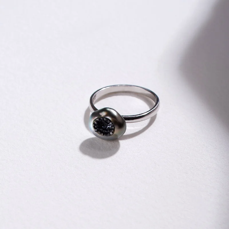 black onyx men’s signet ring Tahitian Keshi Finestrino Pearl Ring with Black Diamond black onyx men’s signet ring Tahitian Keshi Finestrino Pearl Ring with Black Diamond