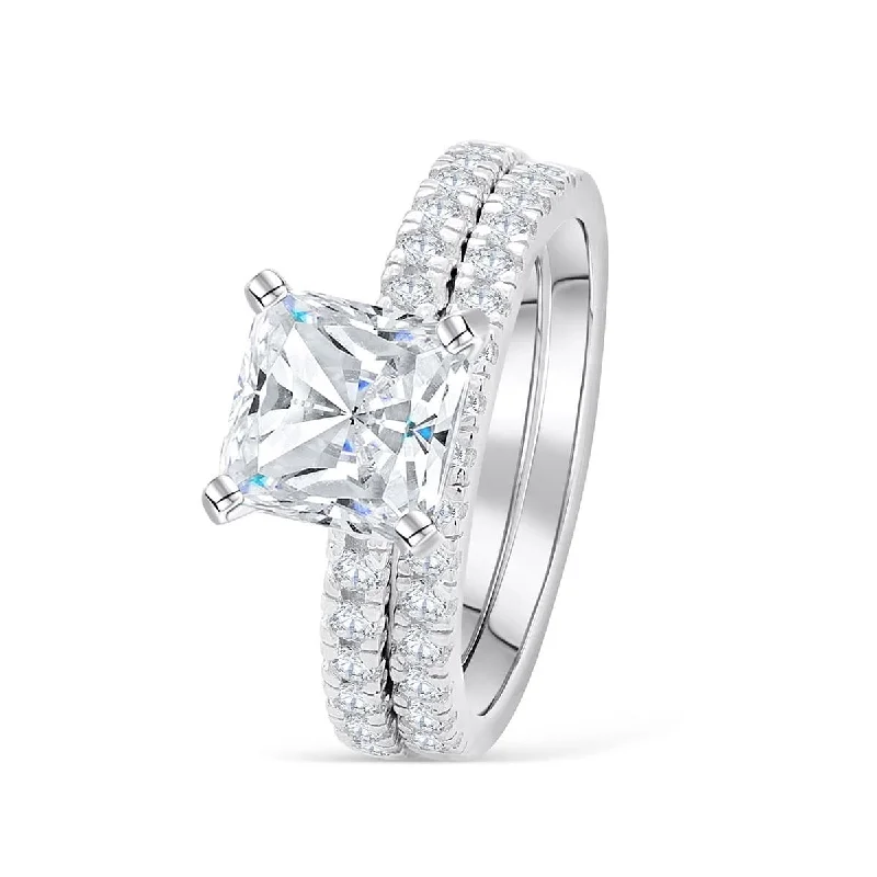 vintage-style diamond halo ring The Amore