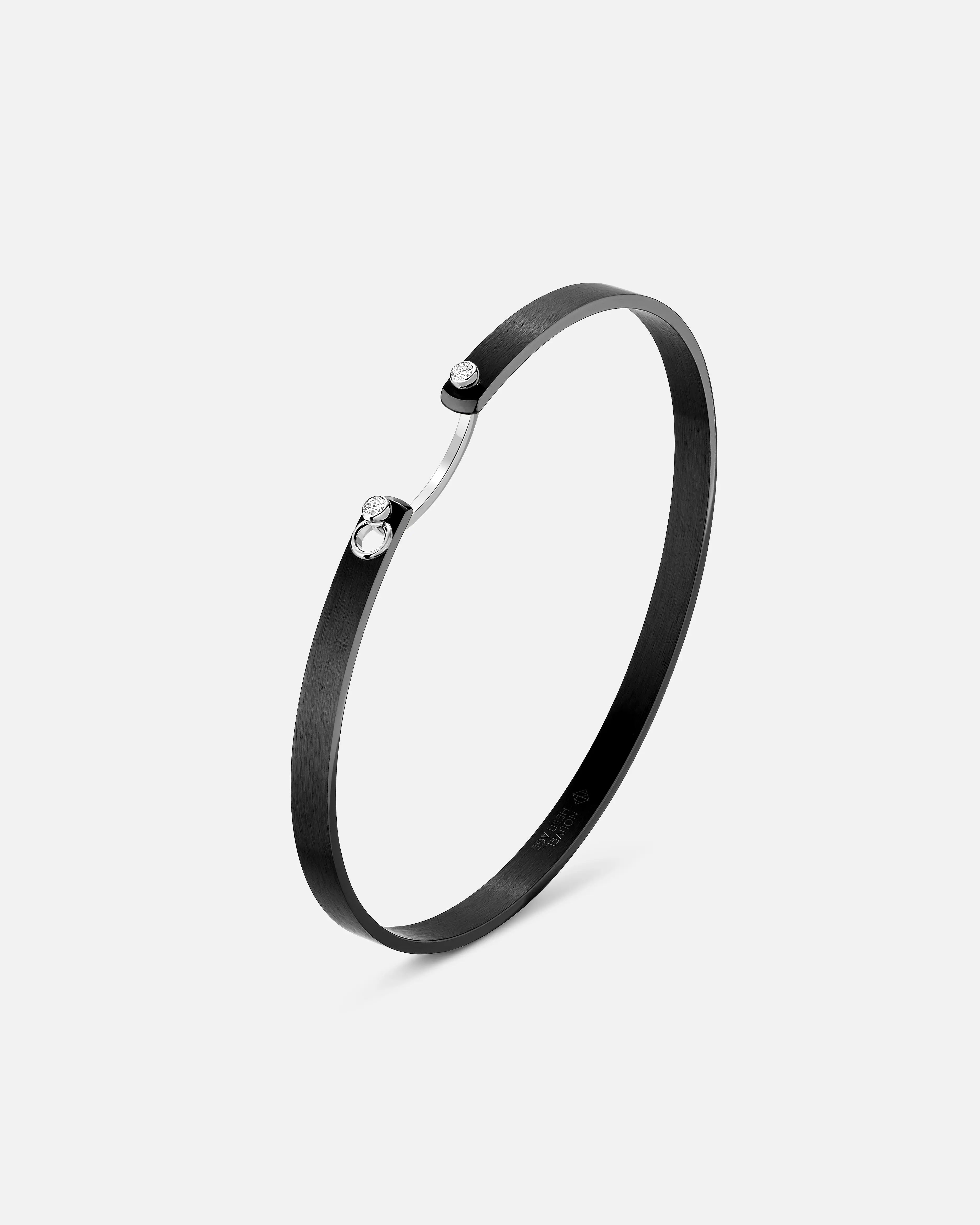 Midnight In Manhattan Mood Bangle in White Gold