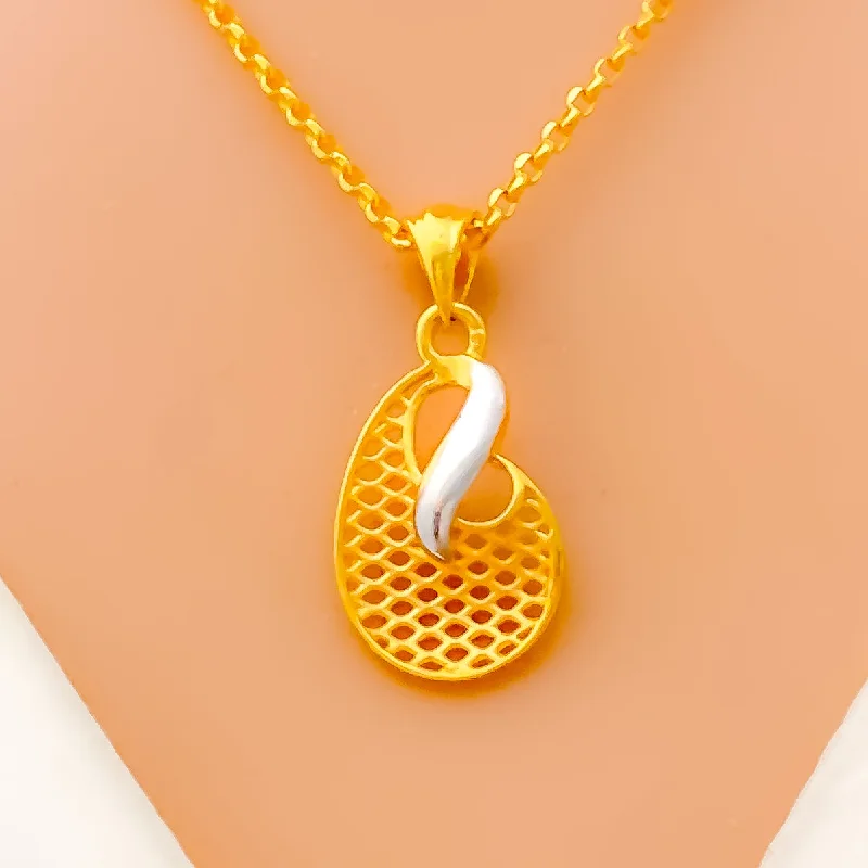 Delightful Two-Tone 22k Gold Necklace