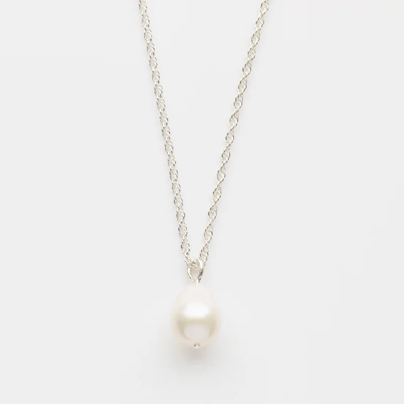 braided gold chain bracelet Luxe Barqoue Pearl Pendant Necklace