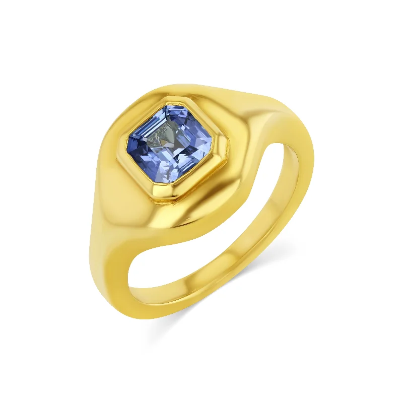 SAPPHIRE RIPPLE SIGNET RING